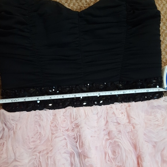 Elegant dress - Picture 8 of 8